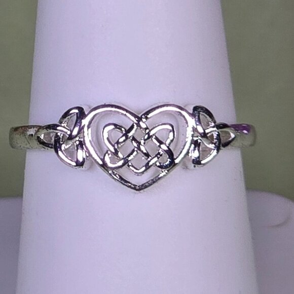 Sterling Silver Celtic‎ Knot Heart Ring Size 8 (NWOT) - Picture 2 of 6